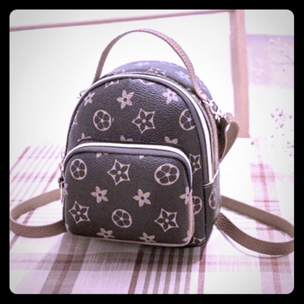 Toddler crossbody/backpack  nwt